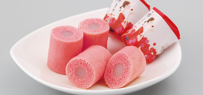 Amaou Strawberry Milk Baumkuchen Sweets from Fukuoka (10 pcs)