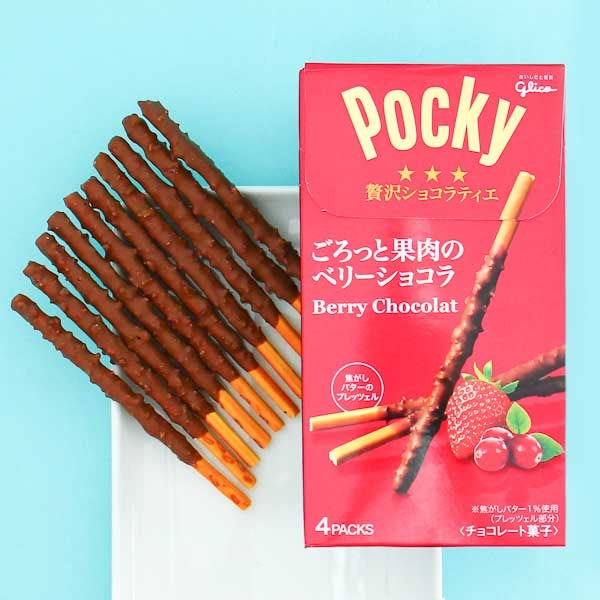 Pocky Biscuit Sticks – Berry Chocolate
