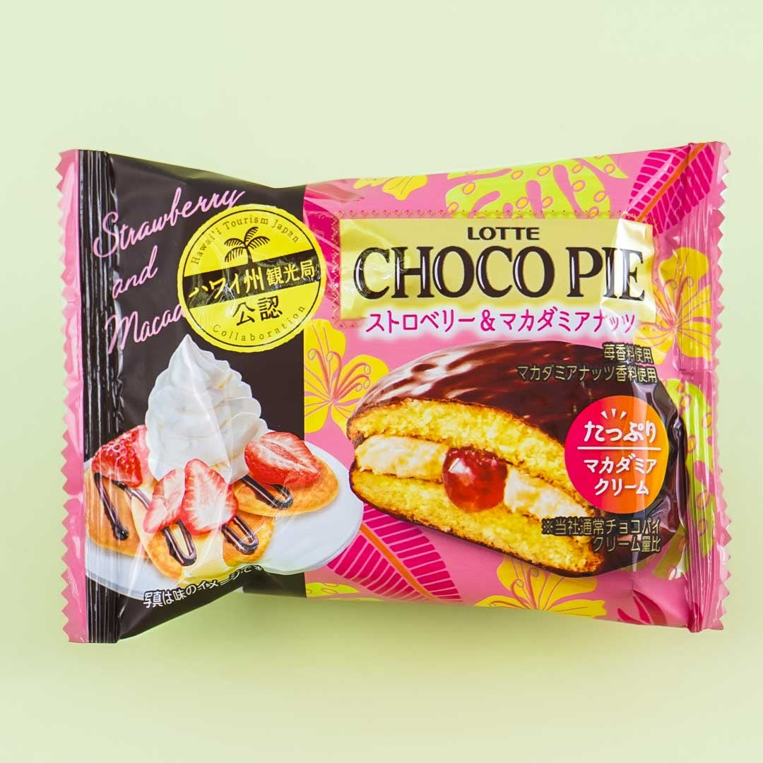 Lotte Choco Pie – Strawberry & Macadamia